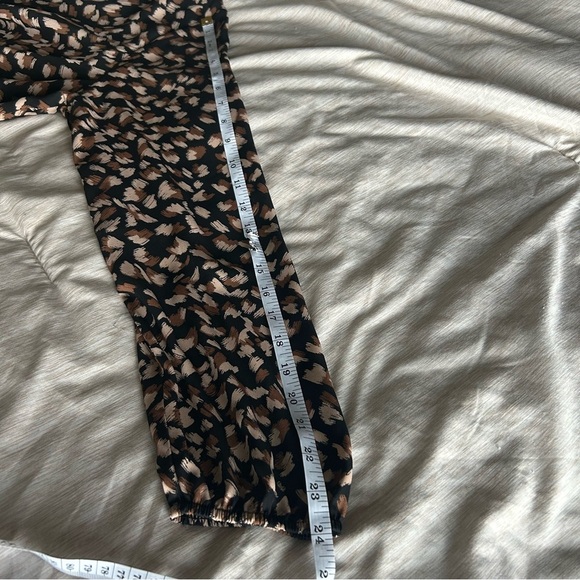 Moa Moa Woman’s 1X Black and Tan Patterned Flowy Lightweight Sheer Blouse - Picture 7 of 7